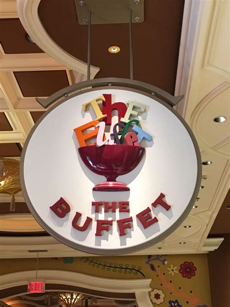 The Best Las Vegas Brunch Buffet - The Royal Tour