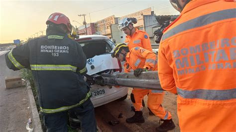 Mulher Tem Perna Amputada Em Grave Acidente Na Br Em Uberl Ndia