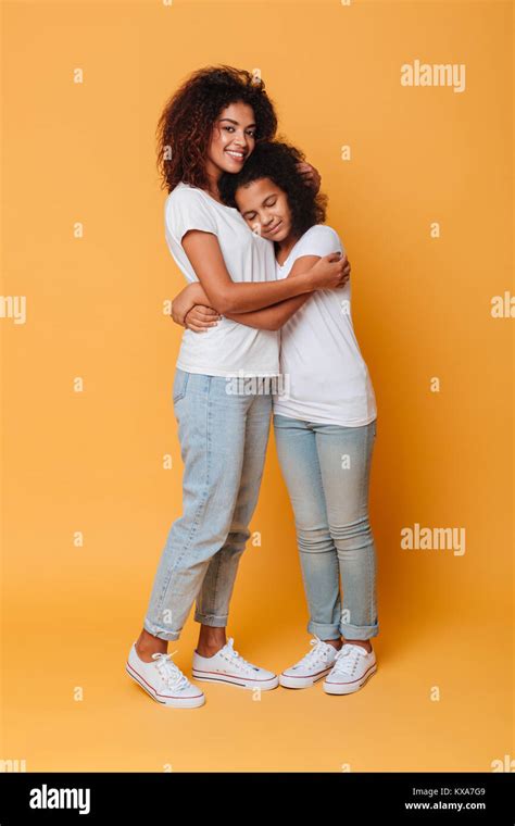 African American Sisters Hugging Hi Res Stock Photography And Images