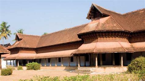 Kuthiramalika Palace Trivandrum | Museum, Entry Fees, Timings