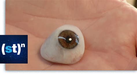 Strikingly Real Prosthetic Eyes Scitech Now Youtube