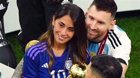 Antonela Roccuzzo Dedica Tierno Mensaje A Messi Por Ganar El Mundial Sos Campeón Del Mundo Hch Tv