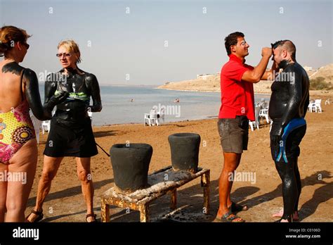 Dead sea mud hi-res stock photography and images - Alamy