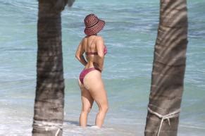 Jennifer Lopez Sexy Looking Hot In A Purple Bikini On The Beach In Turks And Caicos Islands Aznude