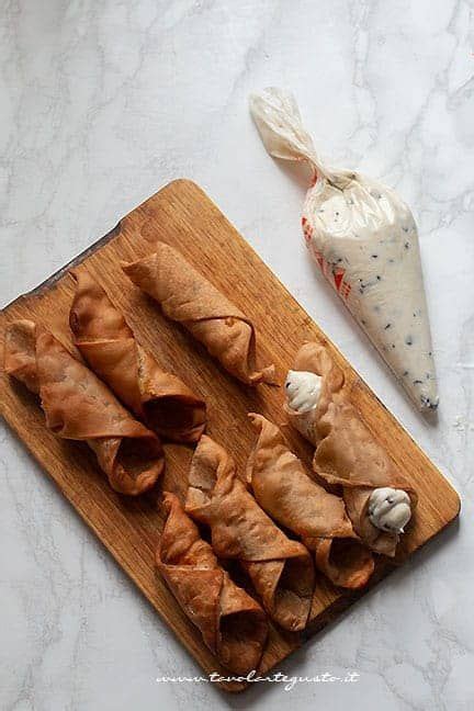 Cannoli Siciliani La Ricetta Originale Trucchi E Segreti Passo Passo