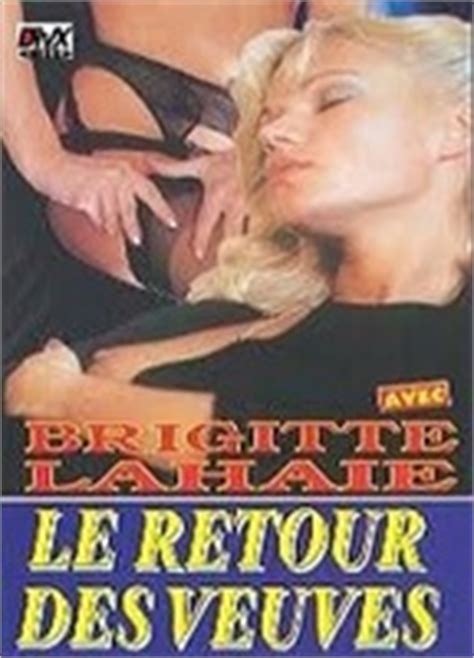 Le Retour Des Veuves Nude Scenes