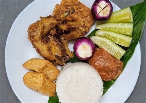 Resep Lalapan Ayam Kampung Oleh Ary Azies Cookpad