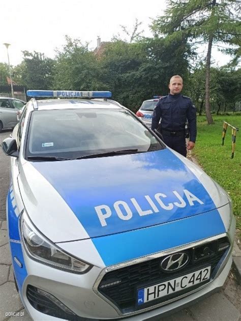 Policjant W Czasie Wolnym Od S U By Udzieli Pomocy M Czy Nie U