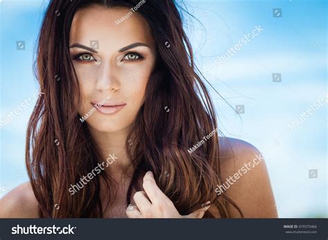 Sexy Brunette Girl Red Swimsuit Posing Stock Photo 479373466 Shutterstock