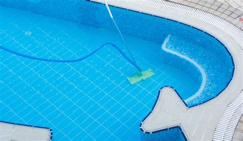 Complete Guide To Vacuuming A Pool - PoolsWiki