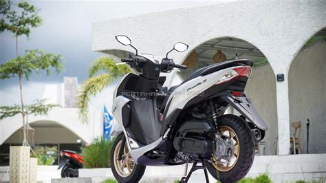 Detail Yamaha Freego Connected Prestige Silver Terbaru 2023 Keyless