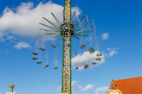 Jules Verne Tower Goetzke Riesenkettenflieger Auf Der Kirmes