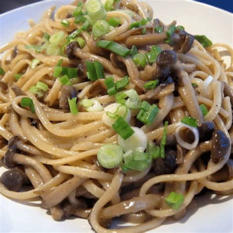 12 Simple, Delicious Shimeji Mushroom Recipes for Home Cooks