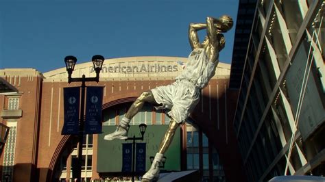 Dirk Nowitzki statue unveiled at AAC ahead of Mavs' Christmas Day game ...