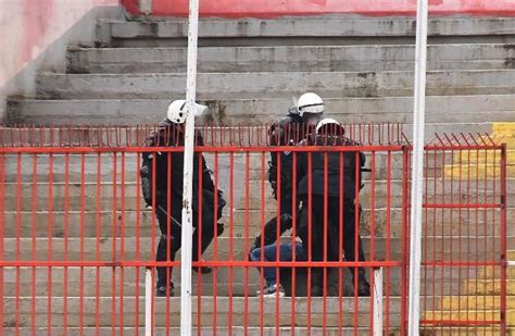 Sukob Navijaca I Policije U Novom Sadu Foto Balkanski Navijaci