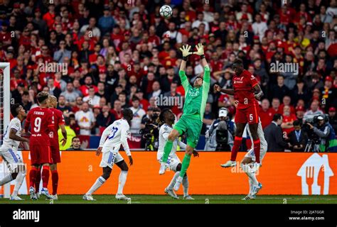 Torwart Thibaut Courtois Real Ibrahima Konate Liverpool FC