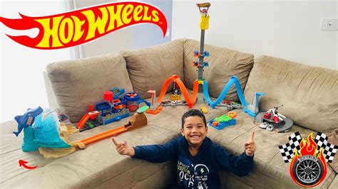 HOT WHEELS NA SALA FIZEMOS UMA SUPER PISTA HOT WHEELS CANAL DO ANTHONY YouTube