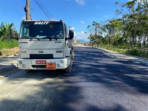 Avenida Que D Acesso Ao Ferry Boat E Ao Aeroporto De Navegantes Recebe