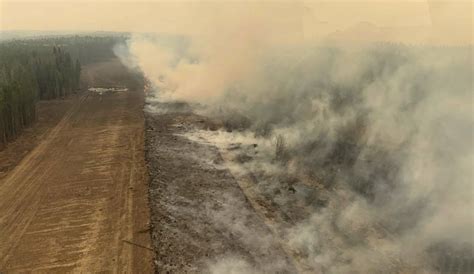 Météo Gigantesques incendies au Canada un gros nuage de fumée arrive