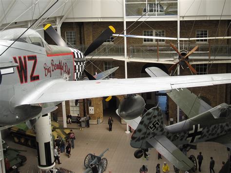 The Large Exhibits Gallery At The Imperial War Museum Flickr