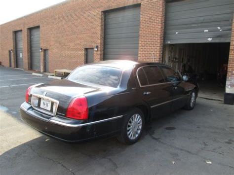 Purchase Used 2004 Lincoln Town Car Executive L Series In Alexandria