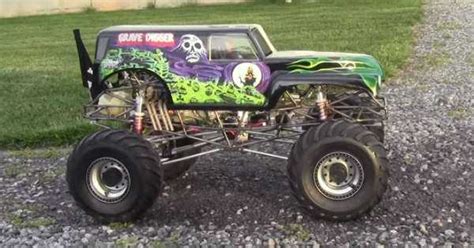 Gas Powered Rc Grave Digger Must Watch This Thing In Action Just