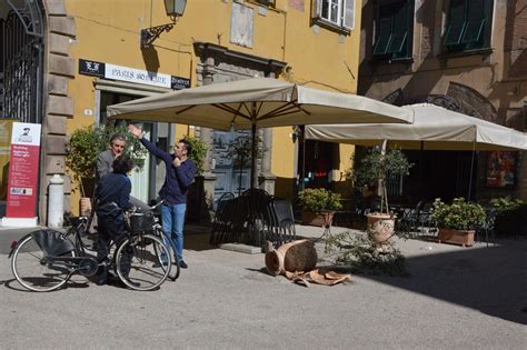 La Notte Il Centro Storico Fa Paura Vandali In Azione Esplode La Rabbia