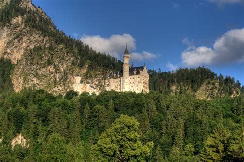 Neuschwanstein Castle: King Ludwig's Castle - Bavaria,