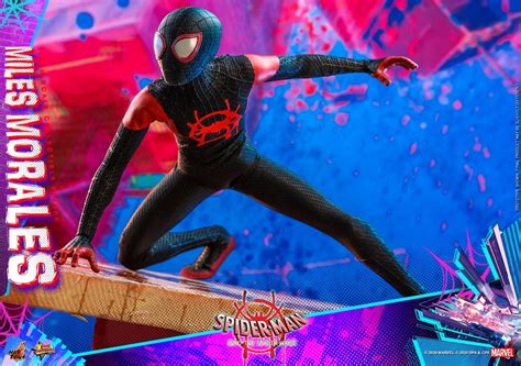 Hot Toys Spider Man Into The Spider Verse 1 6 Miles Morales Figures