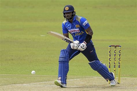 Avishka Fernando was watchful at the start | ESPNcricinfo.com