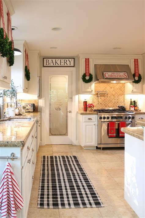 How To Quickly Hang Wreaths On Kitchen Cabinets Garden