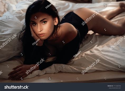 Hot Erotic Brunette Woman Laying Among库存照片 Shutterstock