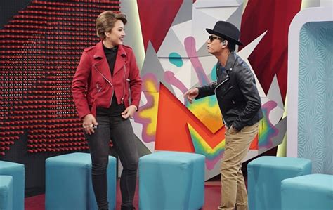 8 Hot Sexy Janna Nick Bikini Pics