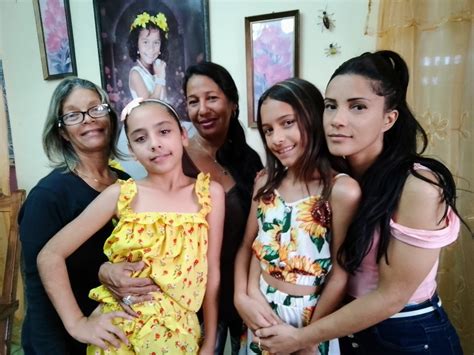 Etiqueta de campeonas - Radio Rebelde