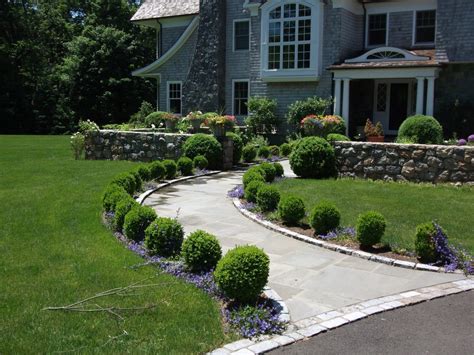 Landscaping Boxwood Shrubs — Randolph Indoor and Outdoor Design