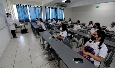 El Lunes 15 Mil 165 Escuelas 780 Mil 877 Alumnos Y 109 Mil 367