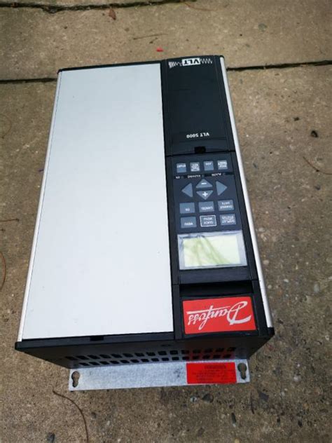 Frekventni regulator Danfoss 2.5kW