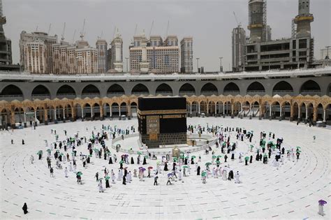 Arab Saudi Buka Pendaftaran Umrah Untuk Jamaah Luar Negeri Mulai 9