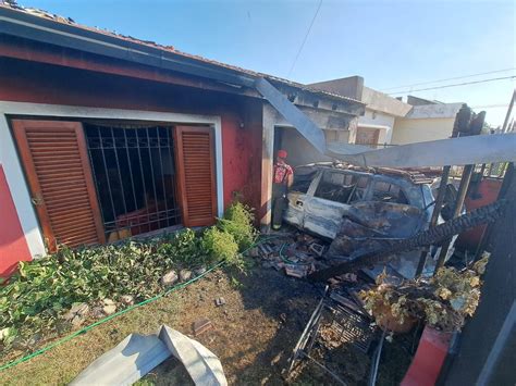 Impactantes Imágenes Del Incendio De Una Casa En Córdoba Perdieron Todo