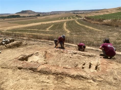 Comienzan Los Trabajos De Excavaci N Arqueol Gica En La Mota De Los