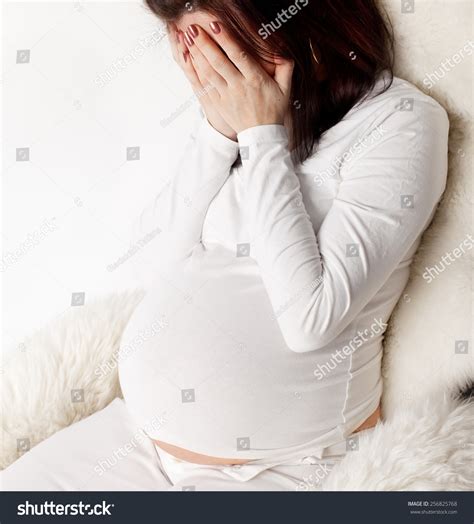 2,247 Crying Pregnant Women Images, Stock Photos & Vectors | Shutterstock