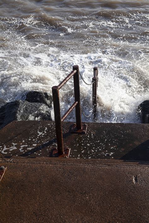 Lyme Regis Seafront | neOnbubble