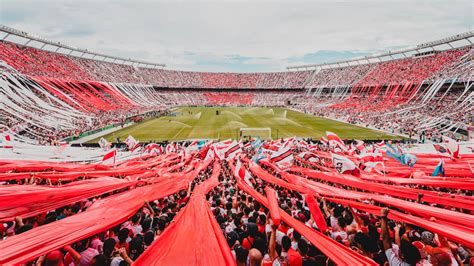 Color Récord Y Pasión El Espectacular Recibimiento De Los Hinchas De