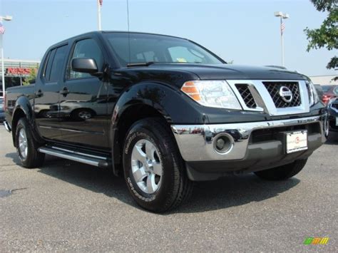 Super Black Nissan Frontier Se Crew Cab X Photo