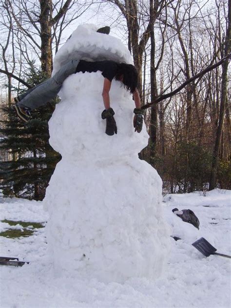 92 Hilariously Creative Snowmen That Would Make Calvin And Hobbes Proud