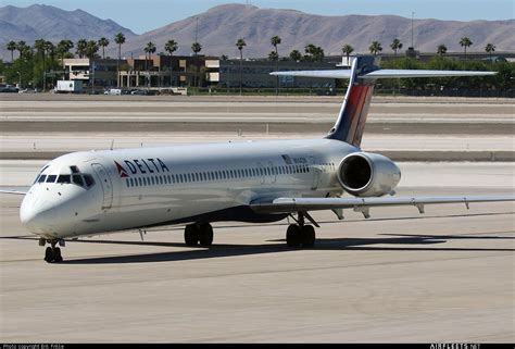 Delta Air Lines McDonnell Douglas MD-80/90 N944DN (photo 3616 ...