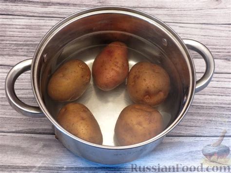 Рецепт: Картошка под чесночным маслом с сыром и зеленью, в духовке на ...