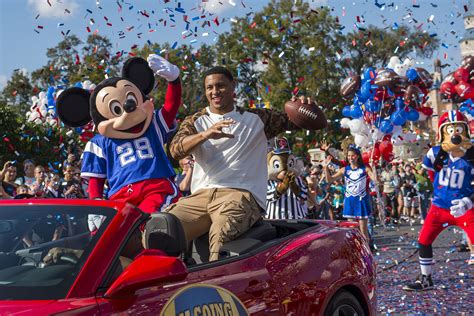 Super Bowl MVP Malcolm Smith ‘Goes to Disney World’ Hours After ...