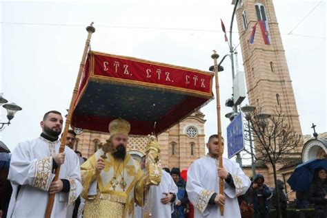 Krenula Bogojavljenska Litija U Banjaluci Okupljen Veliki Broj