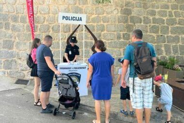 Policija Postavila Info Punktove Prevencije Novi List